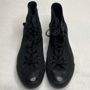 Black Converse. 8.5 Men.